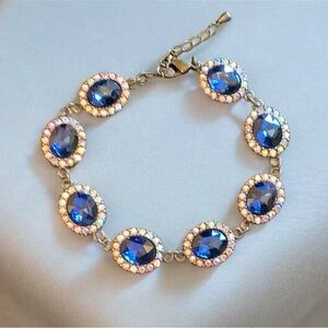 Elegant Sapphire Blue and Gold Chain Bracelet. NWT